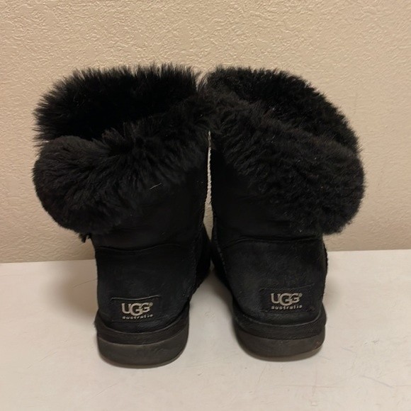 UGGS Bailey‎ Button II Boot - Picture 5 of 8